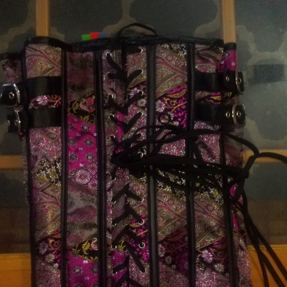 Corset - Picture 2 of 2